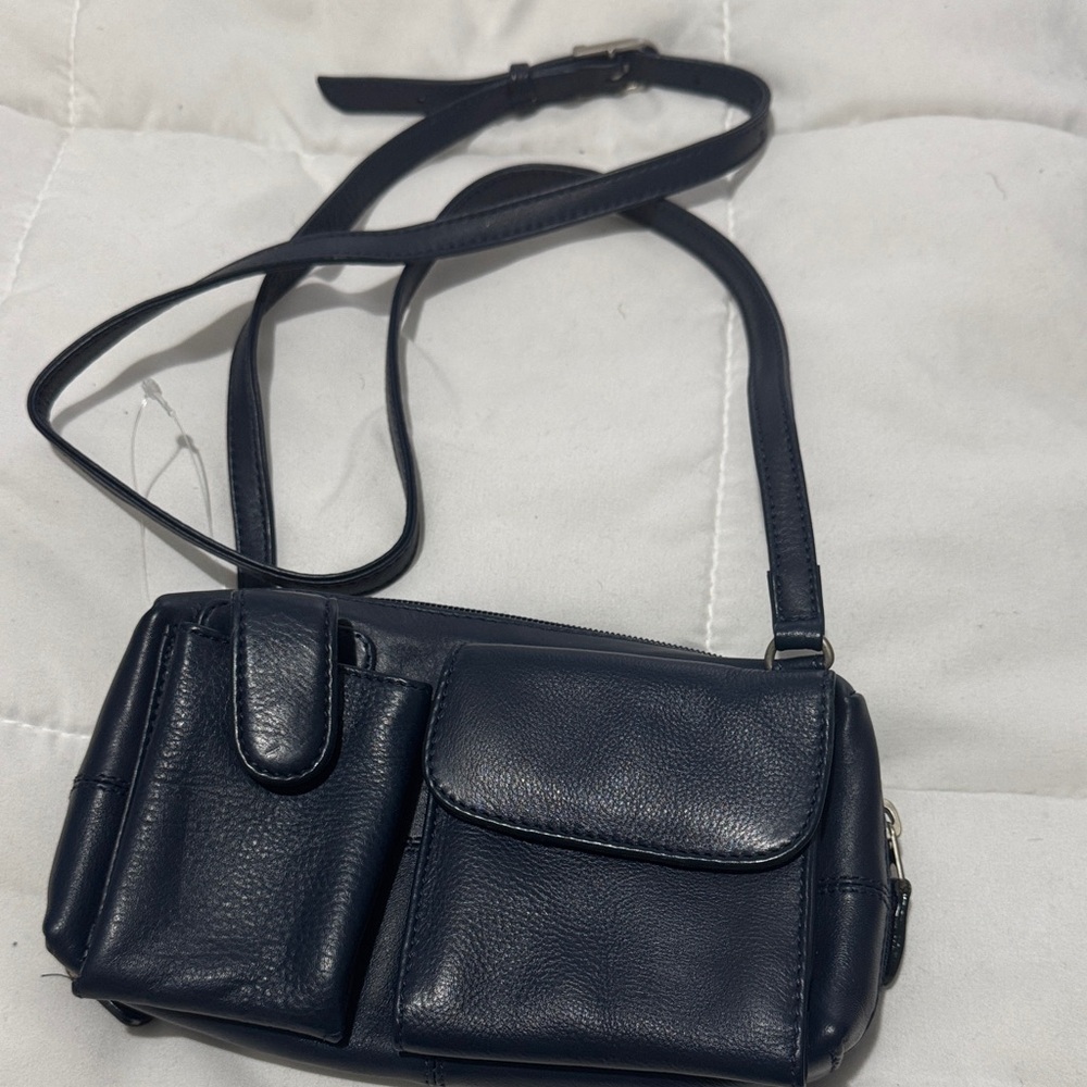 Elegant Navy ILI New York Leather Crossbody Bag